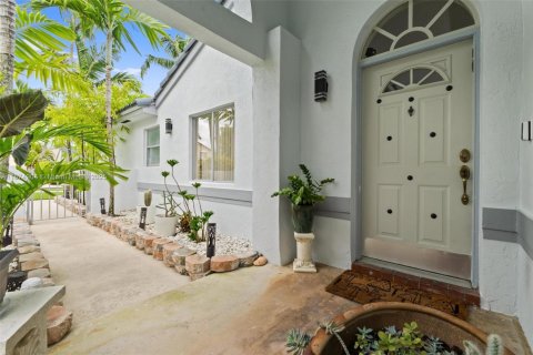 Villa ou maison à vendre à Miami, Floride: 3 chambres, 167.5 m2 № 1924372 - photo 5