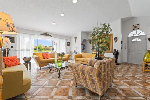 Villa ou maison à vendre à Miami, Floride: 3 chambres, 167.5 m2 № 1924372 - photo 9