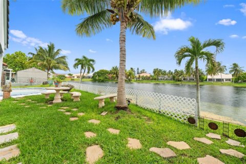 Villa ou maison à vendre à Miami, Floride: 3 chambres, 167.5 m2 № 1924372 - photo 21