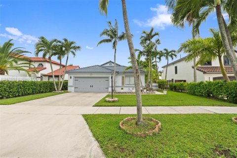 Villa ou maison à vendre à Miami, Floride: 3 chambres, 167.5 m2 № 1924372 - photo 2