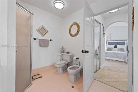 Villa ou maison à vendre à Miami, Floride: 3 chambres, 167.5 m2 № 1924372 - photo 28