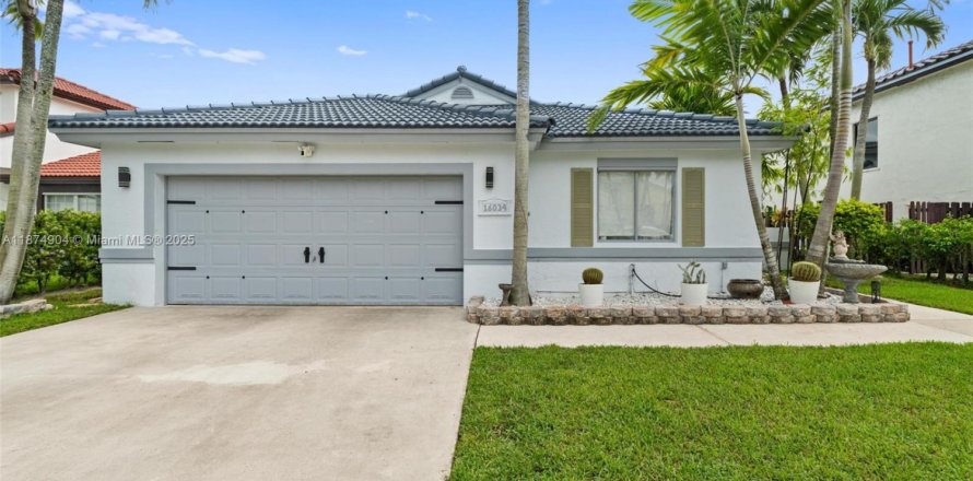 Villa ou maison à Miami, Floride 3 chambres, 167.5 m2 № 1924372