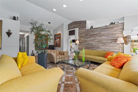 Villa ou maison à vendre à Miami, Floride: 3 chambres, 167.5 m2 № 1924372 - photo 7