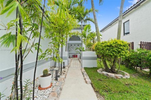Villa ou maison à vendre à Miami, Floride: 3 chambres, 167.5 m2 № 1924372 - photo 4
