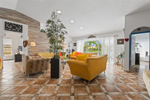 Villa ou maison à vendre à Miami, Floride: 3 chambres, 167.5 m2 № 1924372 - photo 6