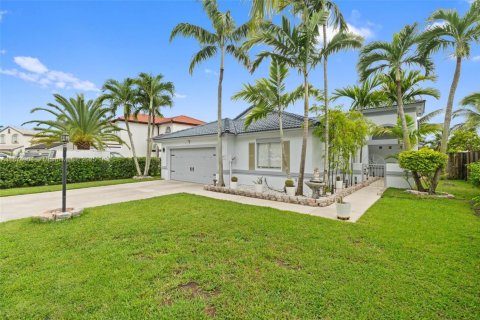 Villa ou maison à vendre à Miami, Floride: 3 chambres, 167.5 m2 № 1924372 - photo 3