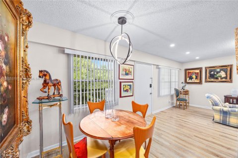 Copropriété à vendre à Pembroke Pines, Floride: 2 chambres, 88.54 m2 № 1981836 - photo 7