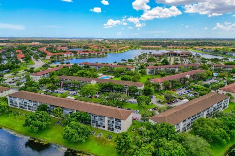 Copropriété à vendre à Pembroke Pines, Floride: 2 chambres, 88.54 m2 № 1981836 - photo 20