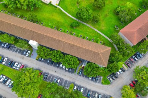 Copropriété à vendre à Pembroke Pines, Floride: 2 chambres, 88.54 m2 № 1981836 - photo 22