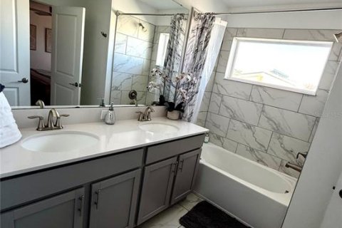 Adosado en venta en Kissimmee, Florida, 4 dormitorios, 177.81 m2 № 2108379 - foto 13