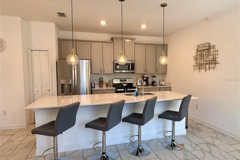 Adosado en venta en Kissimmee, Florida, 4 dormitorios, 177.81 m2 № 2108379 - foto 3