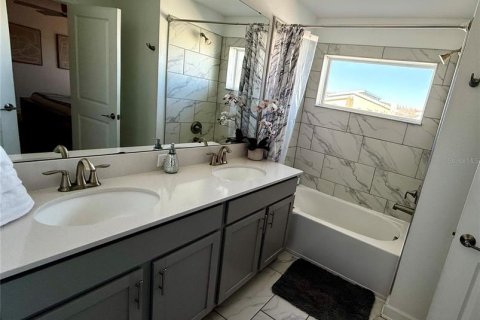 Adosado en venta en Kissimmee, Florida, 4 dormitorios, 177.81 m2 № 2108379 - foto 14