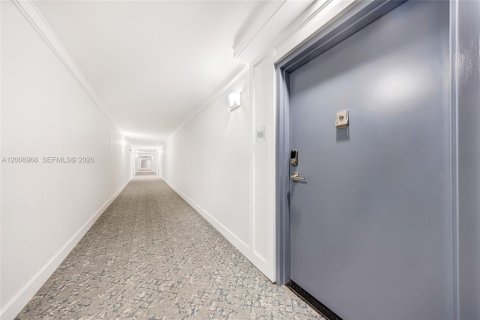 Condo in South Palm Beach, Florida, 2 bedrooms  № 2074521 - photo 18
