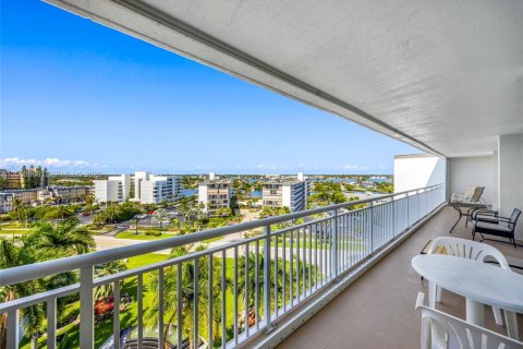 Condo in South Palm Beach, Florida, 2 bedrooms  № 2074521 - photo 15