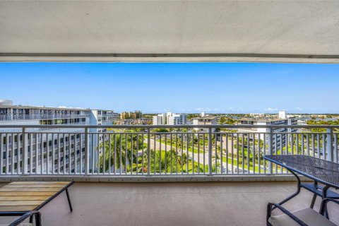 Condo in South Palm Beach, Florida, 2 bedrooms  № 2074521 - photo 13