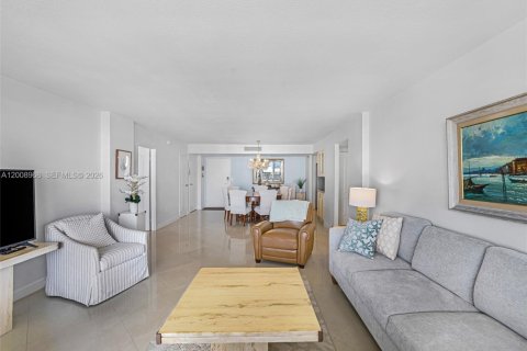 Condo in South Palm Beach, Florida, 2 bedrooms  № 2074521 - photo 3