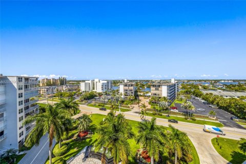 Condo in South Palm Beach, Florida, 2 bedrooms  № 2074521 - photo 16