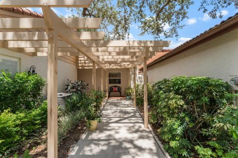 Villa ou maison à vendre à Winter Springs, Floride: 2 chambres, 131.92 m2 № 1870167 - photo 4