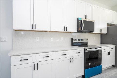 Casa en venta en Ocala, Florida, 4 dormitorios, 164.81 m2 № 1906625 - foto 8
