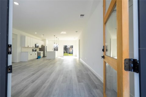 Casa en venta en Ocala, Florida, 4 dormitorios, 164.81 m2 № 1906625 - foto 3