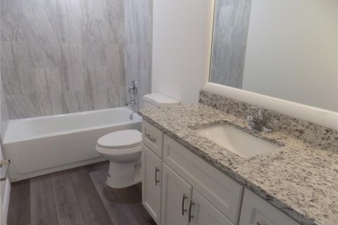 House in Punta Gorda, Florida 3 bedrooms, 114.08 sq.m. № 2338976 - photo 14
