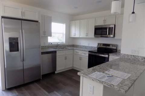 House in Punta Gorda, Florida 3 bedrooms, 114.08 sq.m. № 2338976 - photo 4