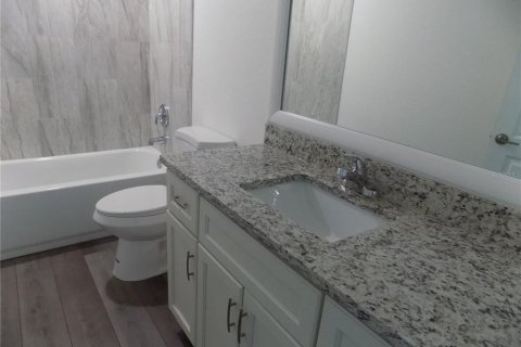 House in Punta Gorda, Florida 3 bedrooms, 114.08 sq.m. № 2338976 - photo 13