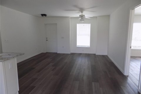 House in Punta Gorda, Florida 3 bedrooms, 114.08 sq.m. № 2338976 - photo 6