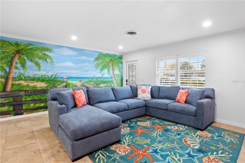 House in Bradenton, Florida 4 bedrooms, 183.57 sq.m. № 2427396 - photo 17