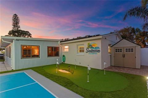 House in Bradenton, Florida 4 bedrooms, 183.57 sq.m. № 2427396 - photo 14