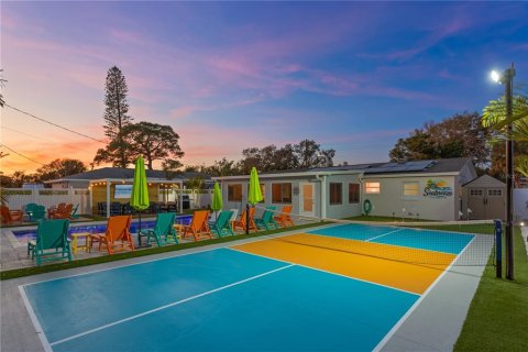 House in Bradenton, Florida 4 bedrooms, 183.57 sq.m. № 2427396 - photo 13