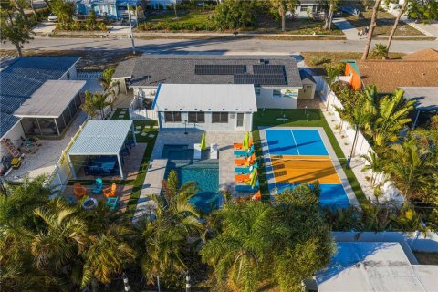 House in Bradenton, Florida 4 bedrooms, 183.57 sq.m. № 2427396 - photo 5