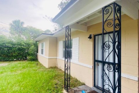House in Jacksonville, Florida 2 bedrooms № 1833794 - photo 3