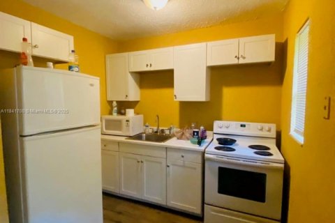 House in Jacksonville, Florida 2 bedrooms № 1833794 - photo 10