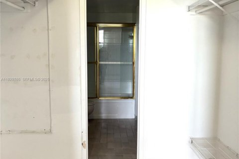 Condominio en venta en North Miami, Florida, 2 dormitorios, 110.55 m2 № 1988503 - foto 19