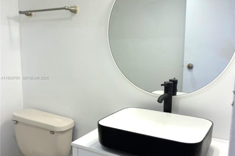 Condominio en venta en North Miami, Florida, 2 dormitorios, 110.55 m2 № 1988503 - foto 11