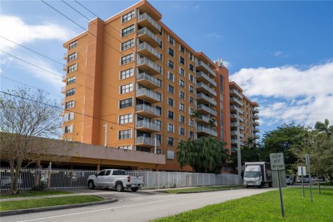 Condominio en venta en North Miami, Florida, 2 dormitorios, 110.55 m2 № 1988503 - foto 30