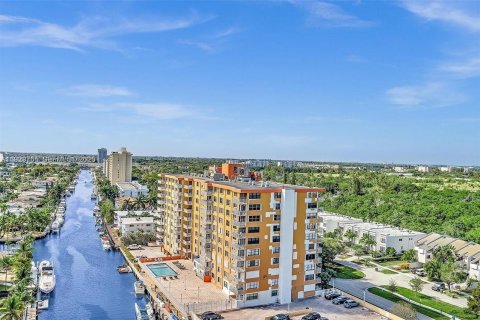 Condominio en venta en North Miami, Florida, 2 dormitorios, 110.55 m2 № 1988503 - foto 29