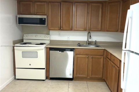 Condominio en venta en North Miami, Florida, 2 dormitorios, 110.55 m2 № 1988503 - foto 6