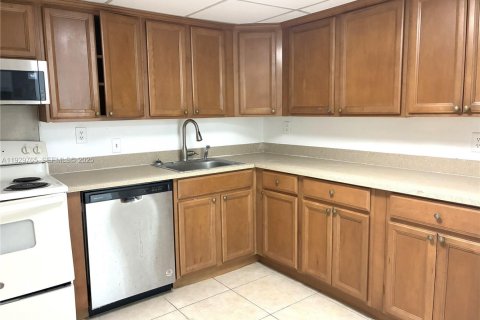 Condominio en venta en North Miami, Florida, 2 dormitorios, 110.55 m2 № 1988503 - foto 7