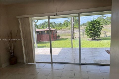 House in Lehigh Acres, Florida 3 bedrooms № 1741778 - photo 23