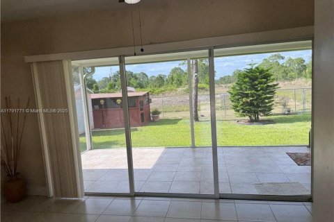 House in Lehigh Acres, Florida 3 bedrooms № 1741778 - photo 22