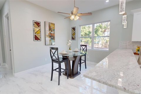 House in Saint Petersburg, Florida 4 bedrooms, 173.26 sq.m. № 1567095 - photo 20