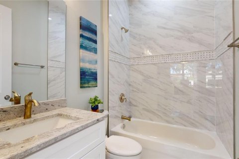 House in Saint Petersburg, Florida 4 bedrooms, 173.26 sq.m. № 1567095 - photo 26