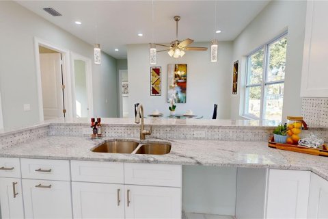 House in Saint Petersburg, Florida 4 bedrooms, 173.26 sq.m. № 1567095 - photo 14
