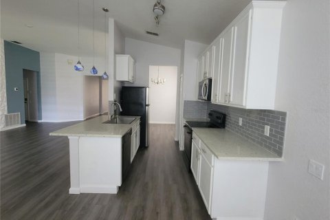 Casa en alquiler en Kissimmee, Florida, 3 dormitorios, 158.96 m2 № 1912318 - foto 3
