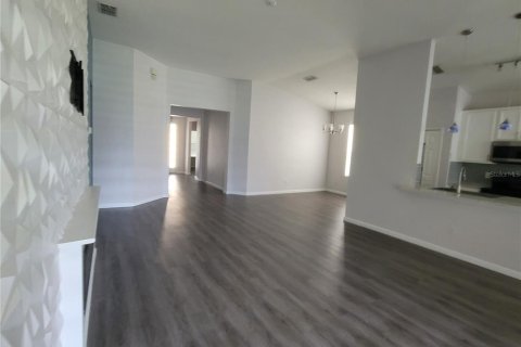 Casa en alquiler en Kissimmee, Florida, 3 dormitorios, 158.96 m2 № 1912318 - foto 6