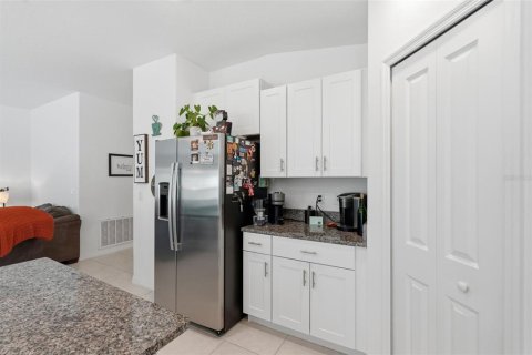 House in Lakeland, Florida 4 bedrooms, 179.86 sq.m. № 2207816 - photo 15