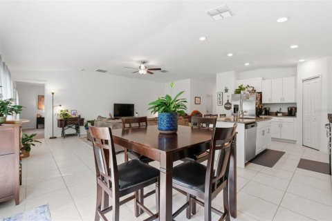 House in Lakeland, Florida 4 bedrooms, 179.86 sq.m. № 2207816 - photo 18