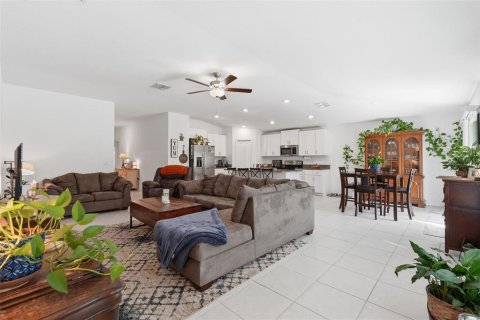 House in Lakeland, Florida 4 bedrooms, 179.86 sq.m. № 2207816 - photo 10